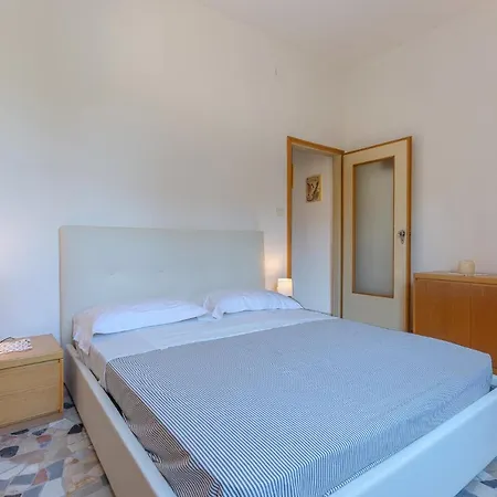 Apartamento Guesthost - Rimesse & Ospedale Sant'orsola Bolonha