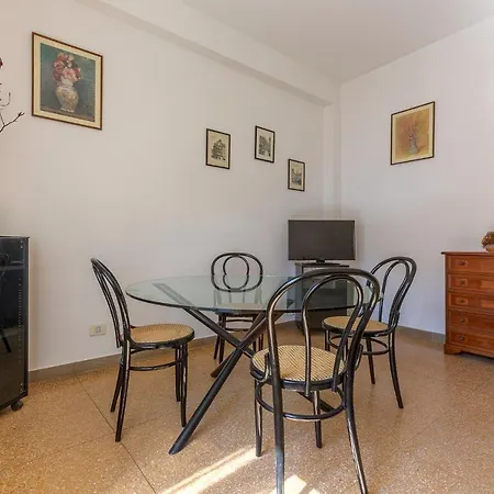 Rimesse & Ospedale Sant'orsola Apartment *