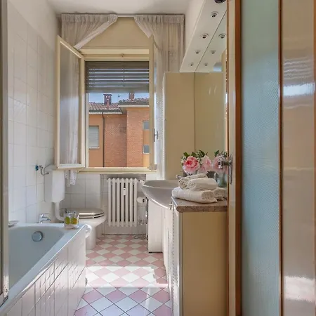 Apartmán Guesthost - Rimesse & Ospedale Sant'orsola *